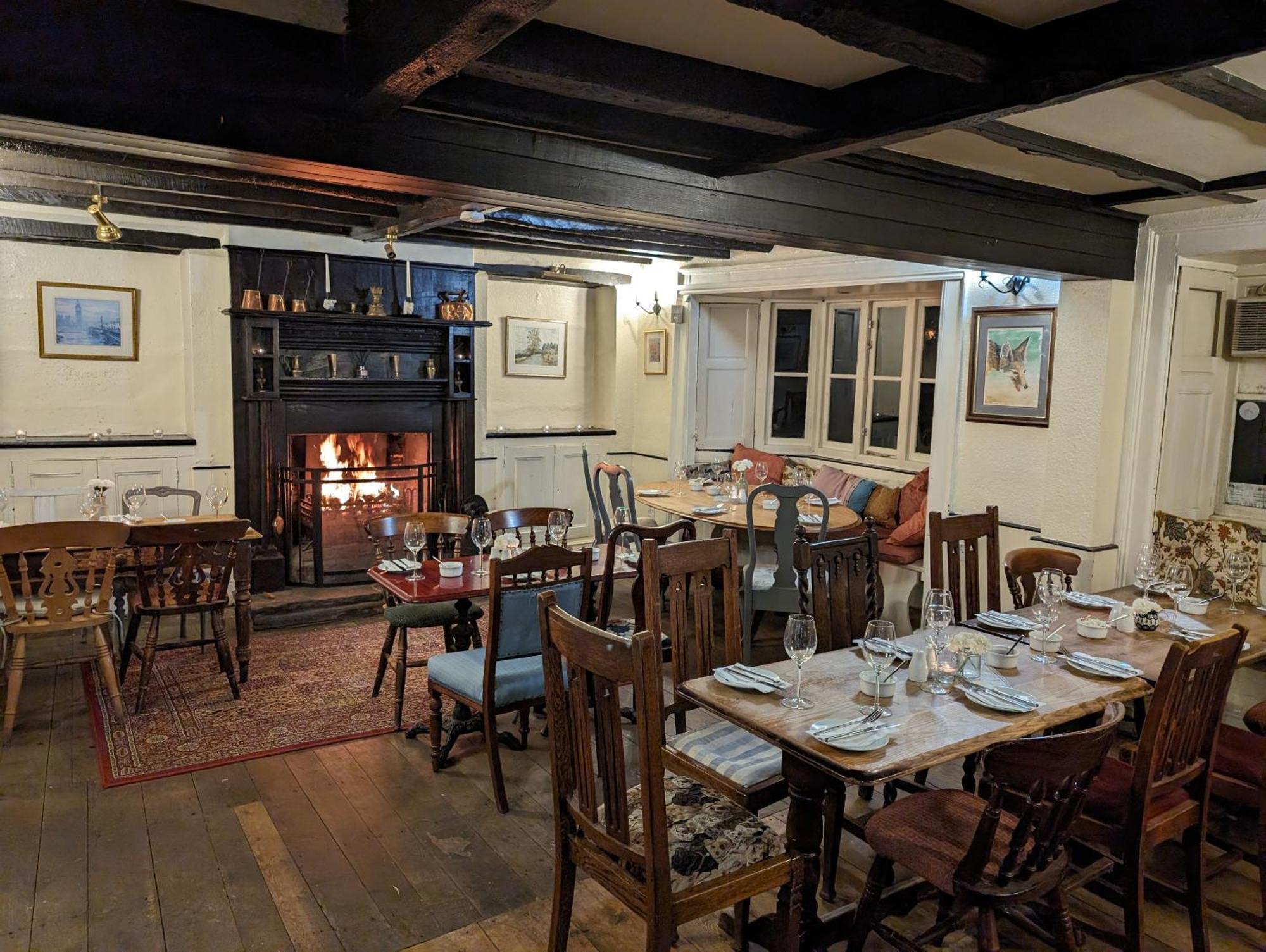 Bartholomew Arms Acomodação com café da manhã Maidford Exterior foto