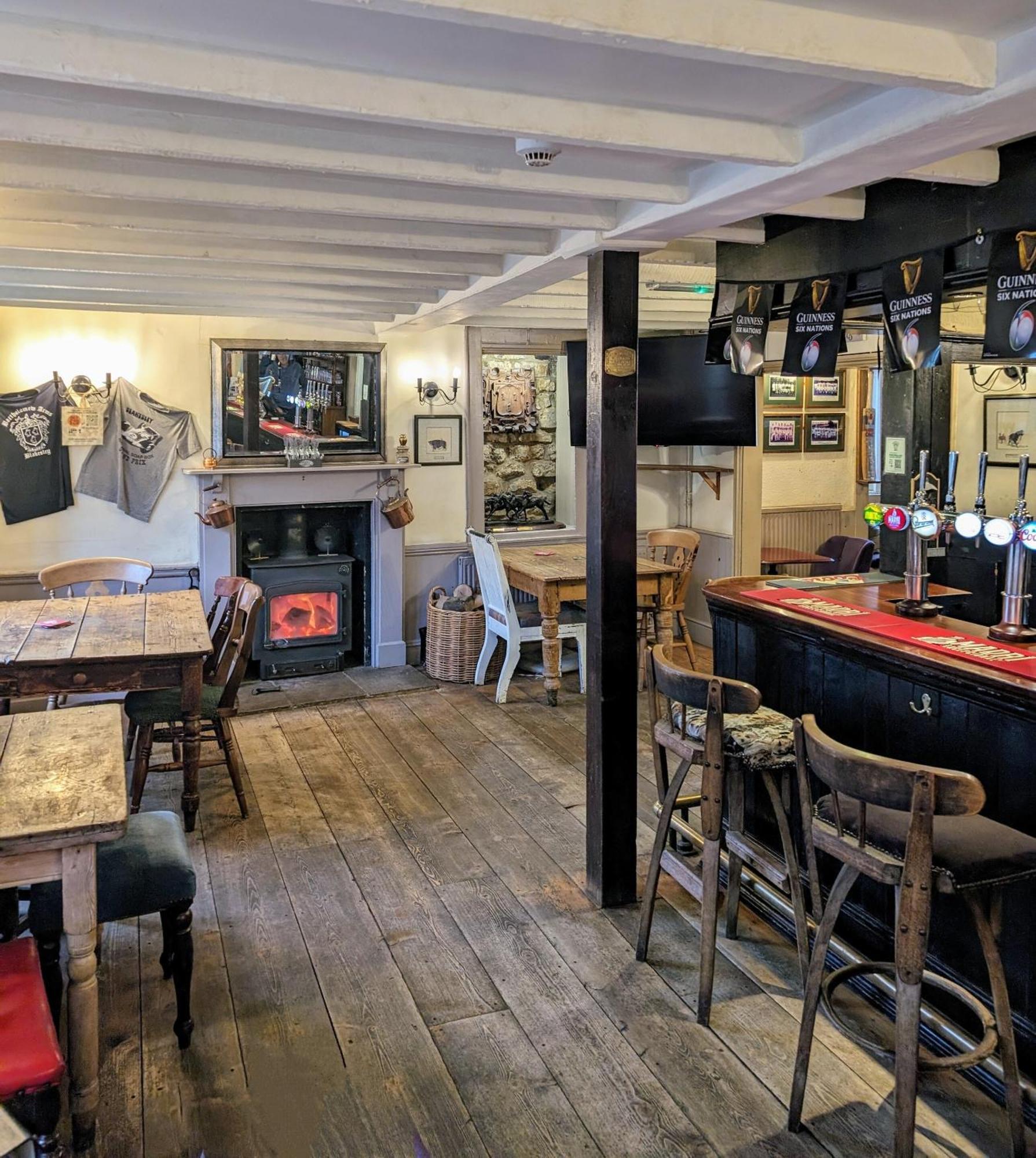 Bartholomew Arms Acomodação com café da manhã Maidford Exterior foto