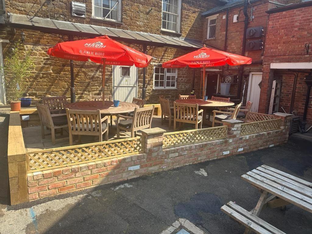 Bartholomew Arms Acomodação com café da manhã Maidford Exterior foto